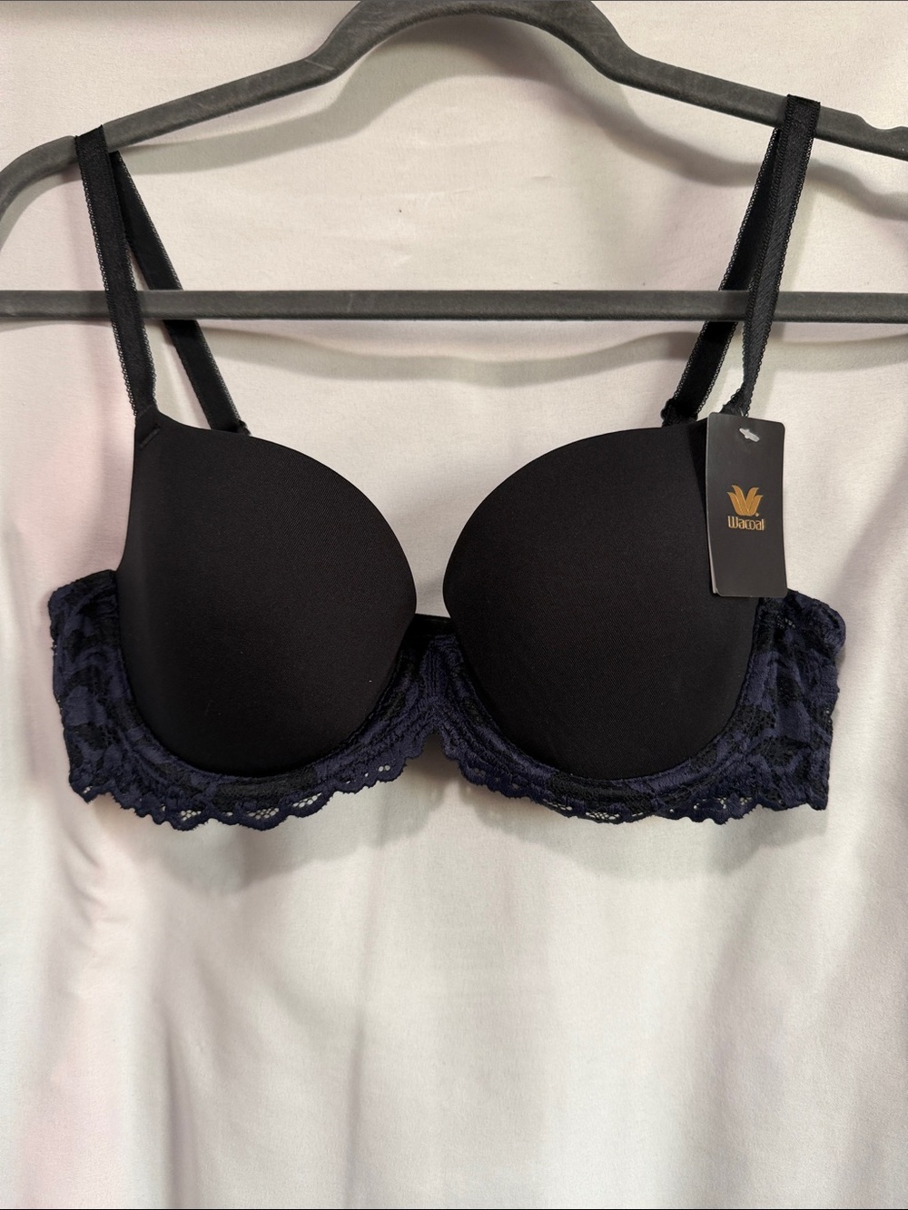Wacoal Black Cups with Navy Lace Underwire Bra XS60